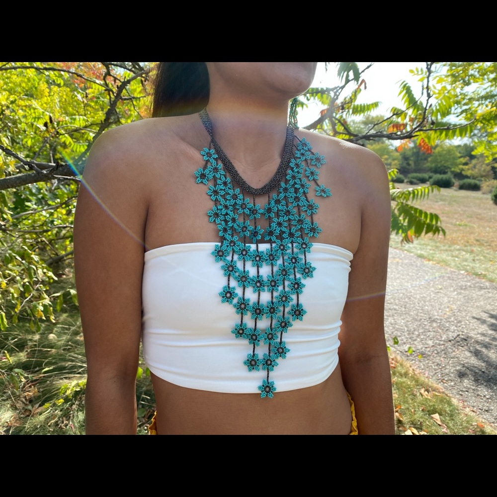 Stunning Handmade Necklace - Picture 3 of 3